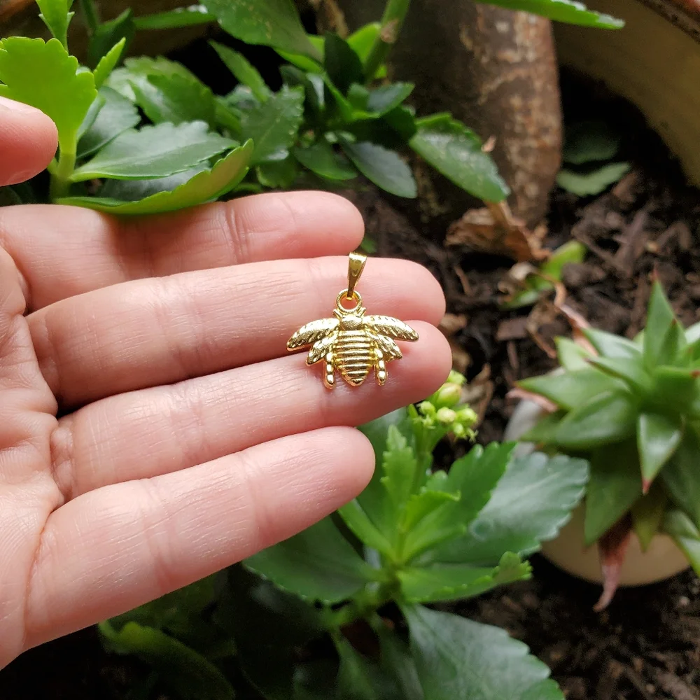 New Gold Bee Charm / Pendant - Picture 7 of 13